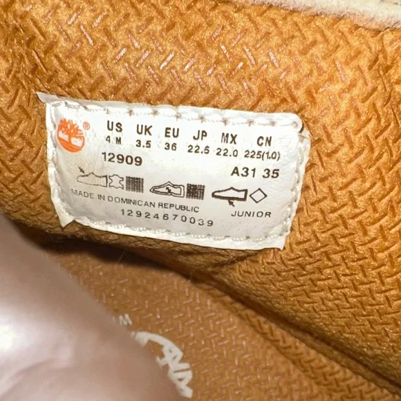 Timberland Waterproof 6" Boots
Boys' Grade School Size 4 - Picture 6 of 13